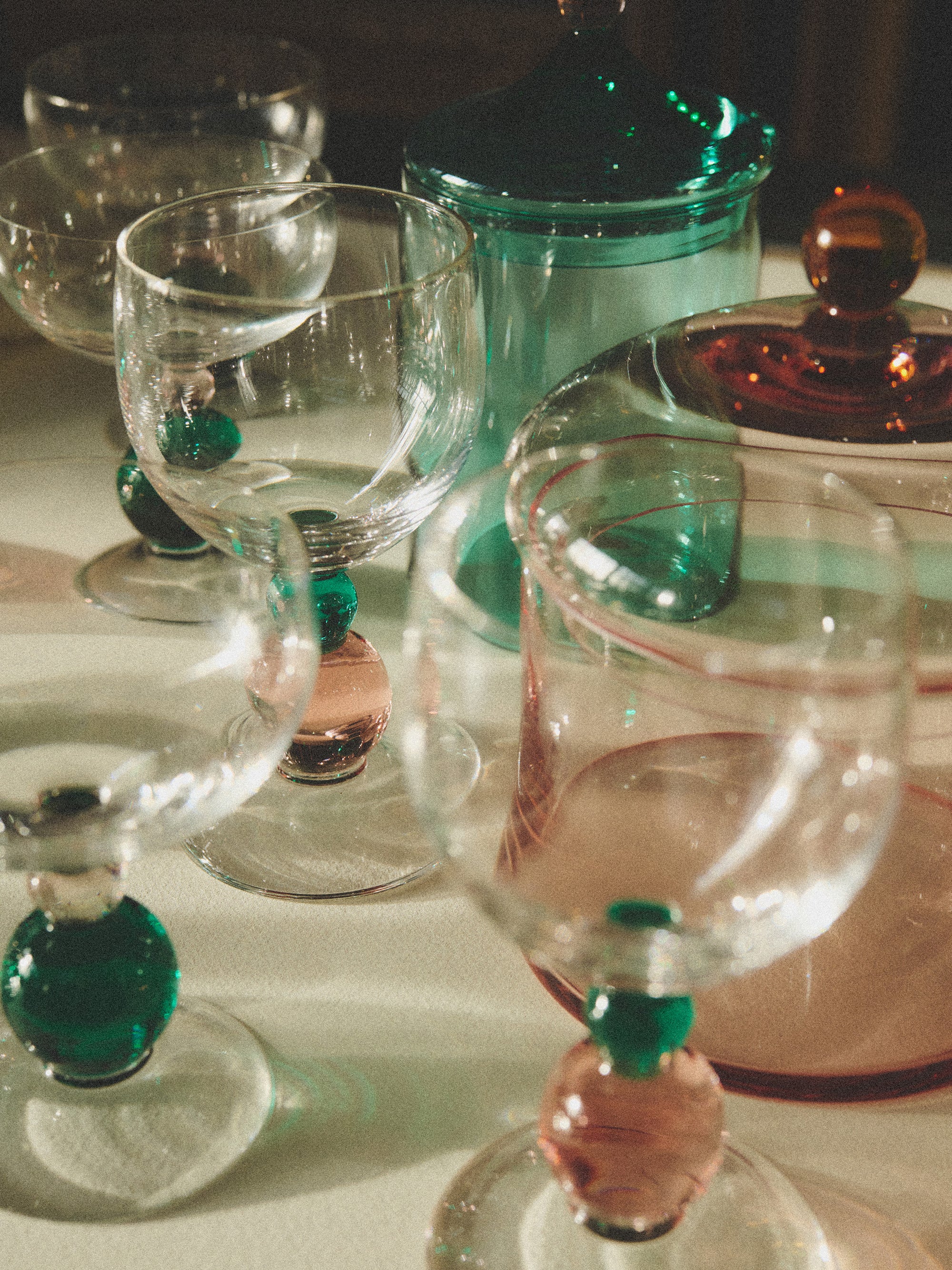 Noam Wine Glass - Emerald/Rose